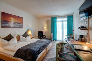 Hypo-allergenic bedding, minibar, in-room safe, desk