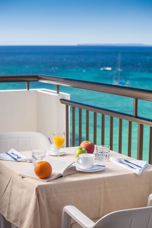 Zimmersafe, Schreibtisch, Bügeleisen/Bügelbrett, WLAN