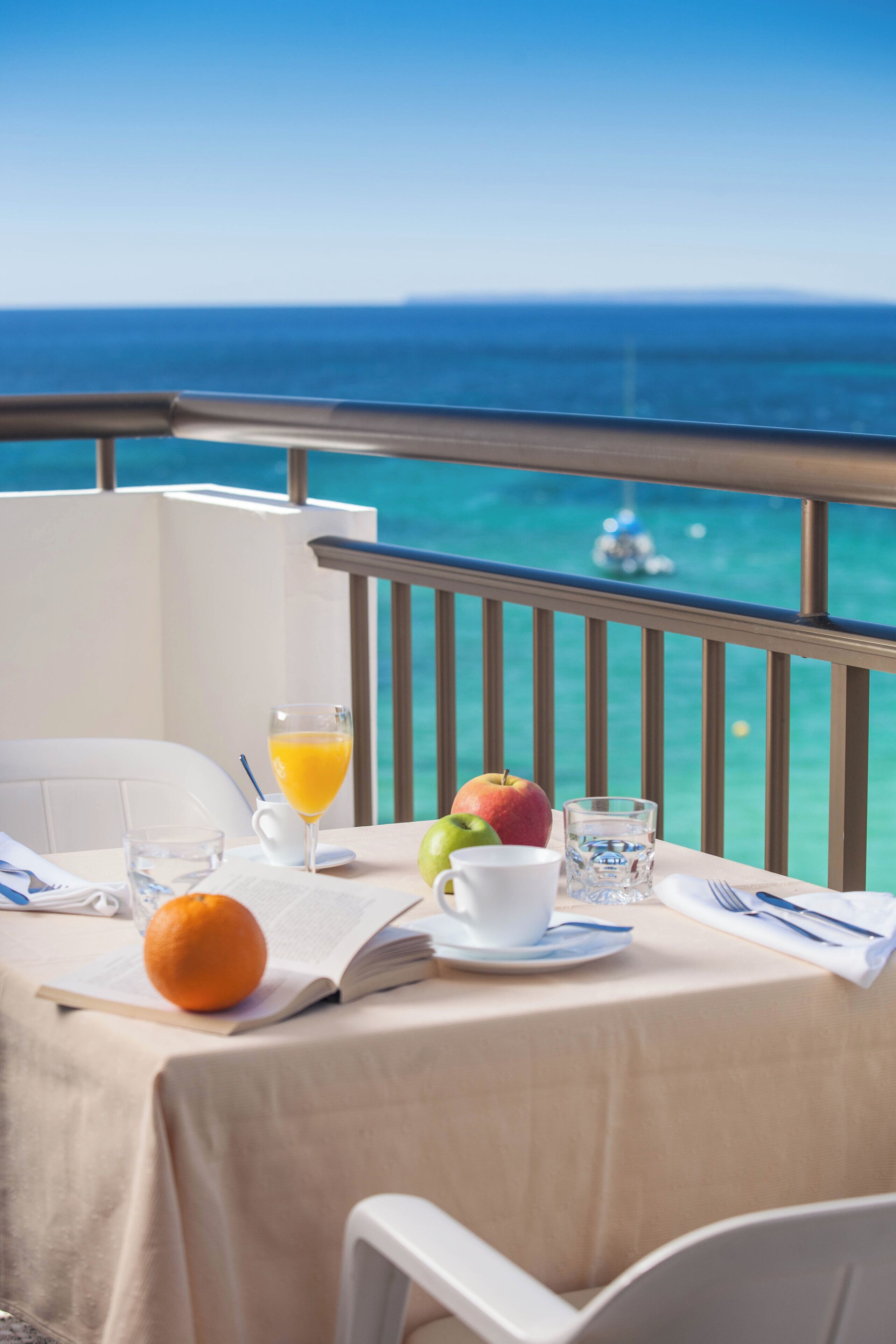 In-room safe, desk, iron/ironing board, WiFi