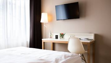 Comfort Single Room | 1 bedroom, in-room safe, desk, free cots/infant beds