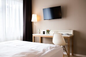 Comfort Single Room | 1 bedroom, in-room safe, desk, free cots/infant beds - Hotel Krone Steinenbronn (Steinenbronn)