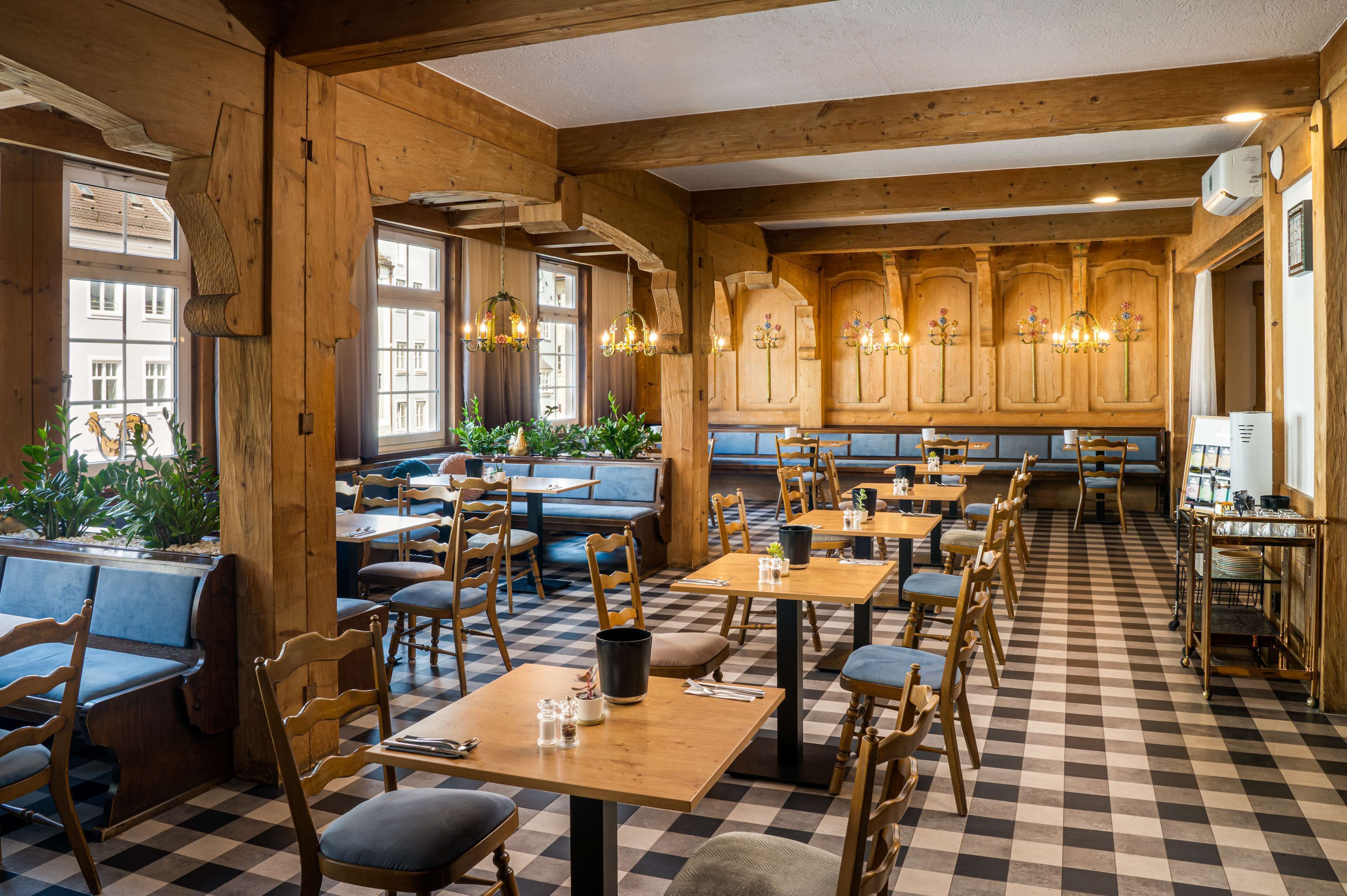 daily buffet breakfast (eur 17 per person)