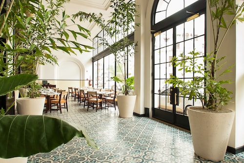 American Trade Hotel