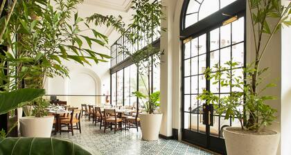 American Trade Hotel