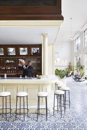 Bar (on property) - American Trade Hotel (Panama City)