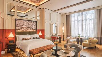 Premier Suite | Premium bedding, down comforters, pillowtop beds, minibar