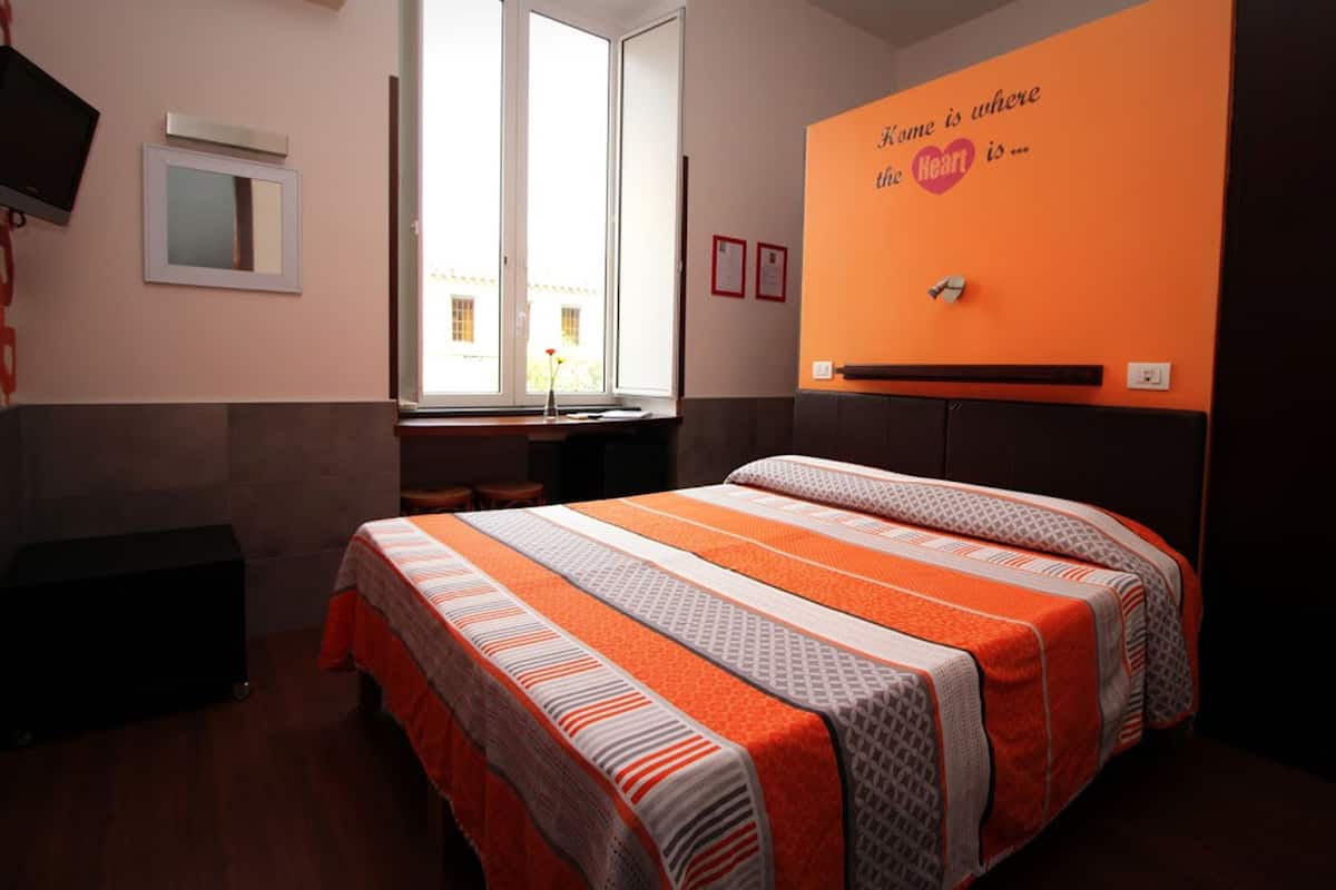 Standard-Doppel- oder -Zweibettzimmer