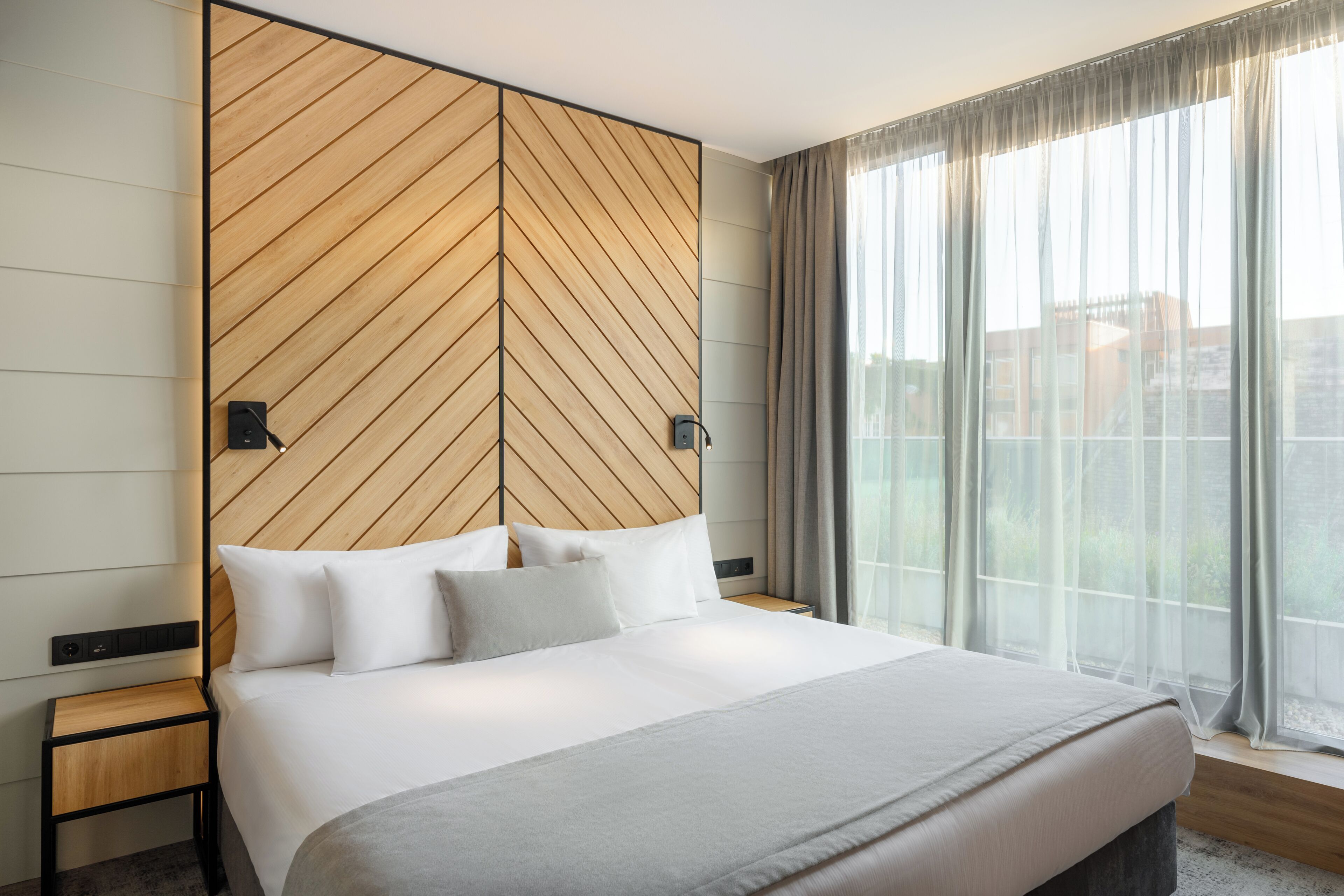 Suite estudio ejecutiva | Ropa de cama hipoalergénica y caja de seguridad en la habitación 