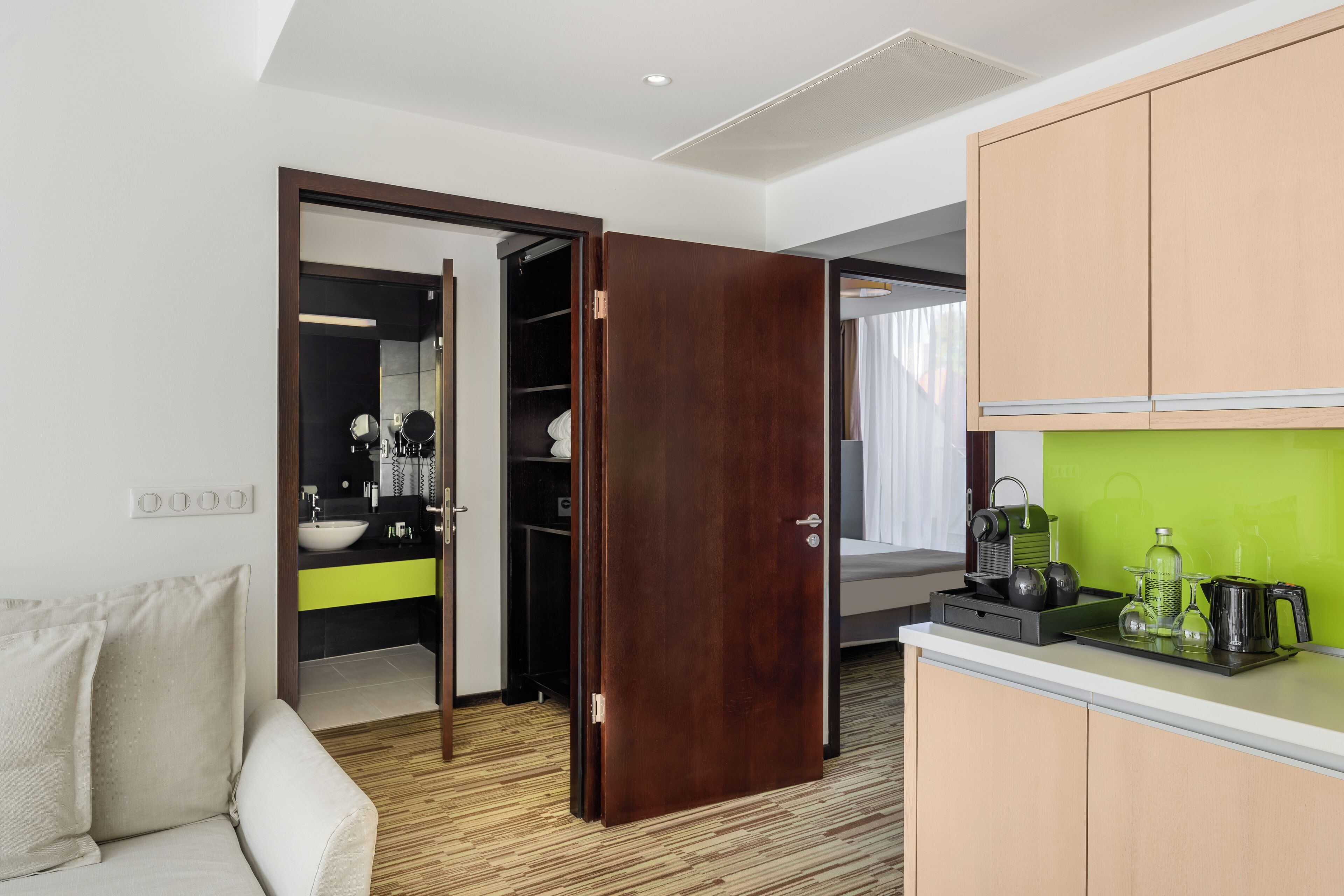 luxury suite, 2 bedrooms | 1 bedroom, hypo-allergenic bedding, in-room safe, desk
