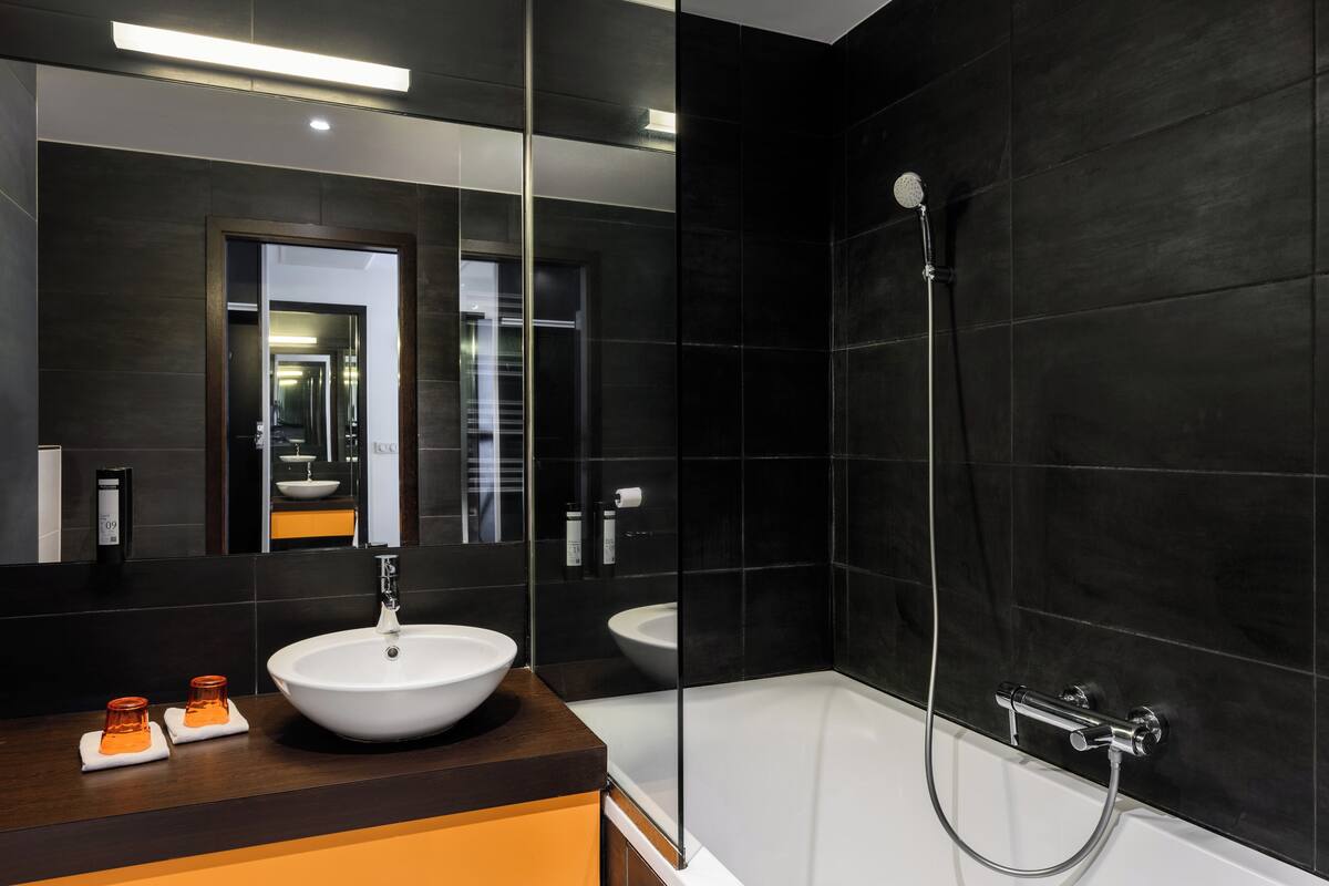 standard double or twin room | 1 bedroom, hypo-allergenic bedding, in-room safe, desk