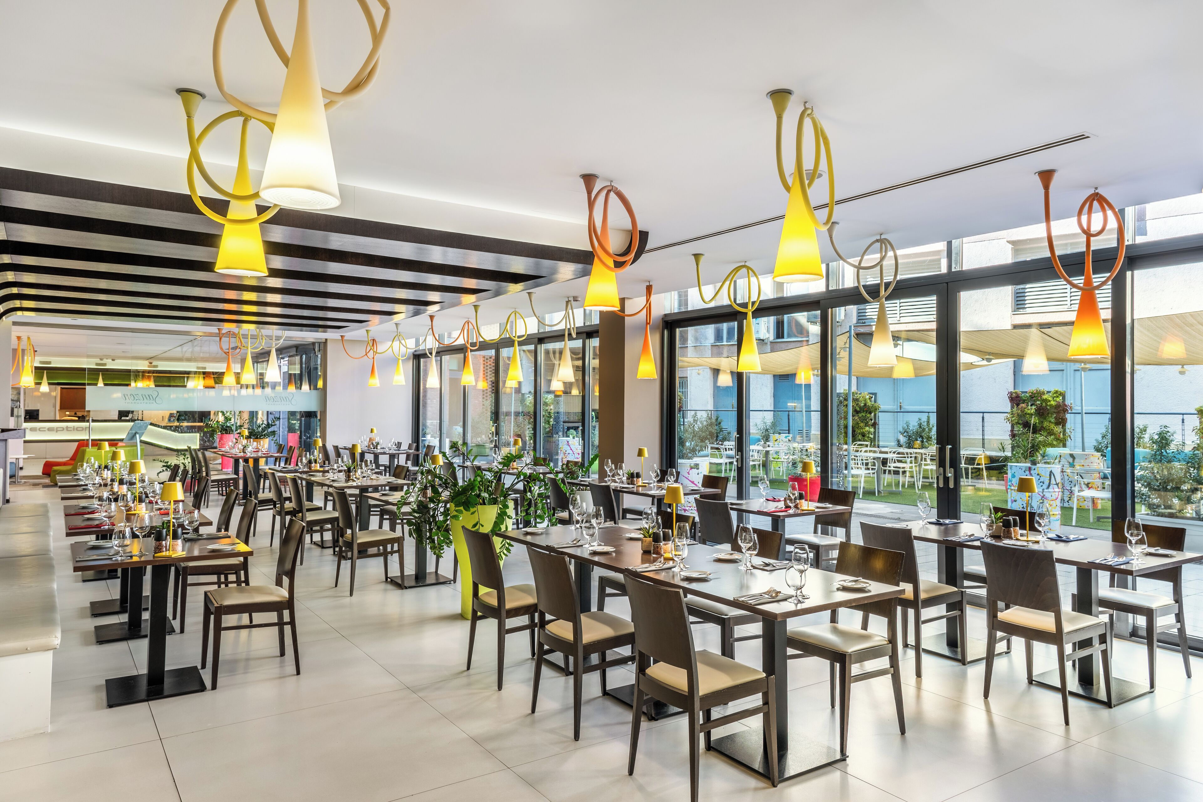 Se sirven desayunos, almuerzos, cenas y cocina local 