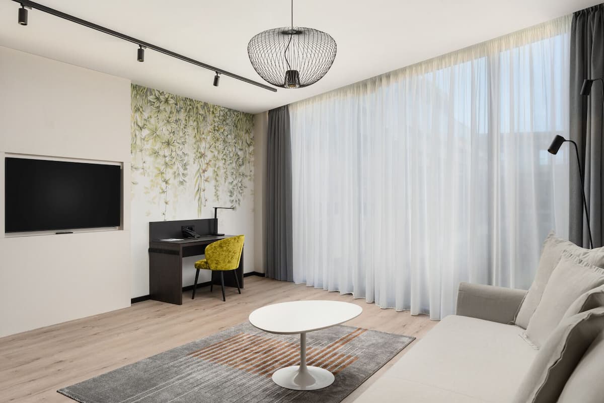 Luxury Suite, 2 Bedrooms | Living area