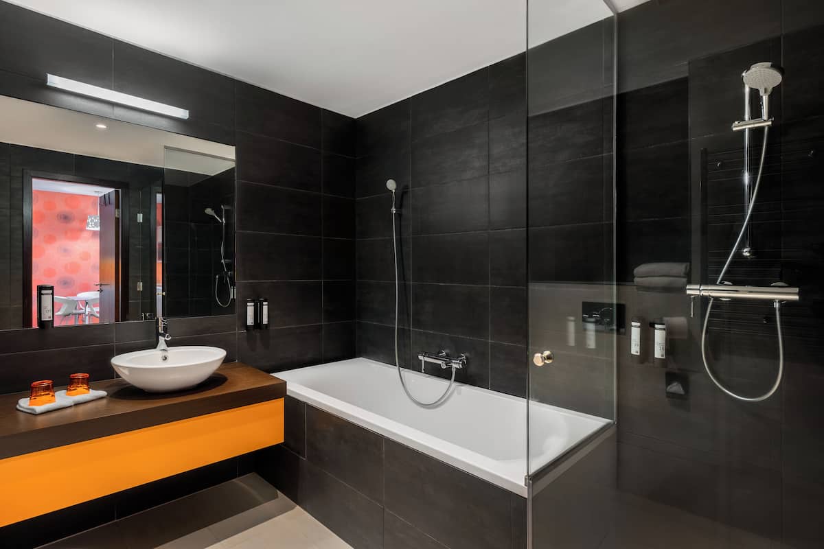 junior suite | 1 bedroom, hypo-allergenic bedding, in-room safe, desk