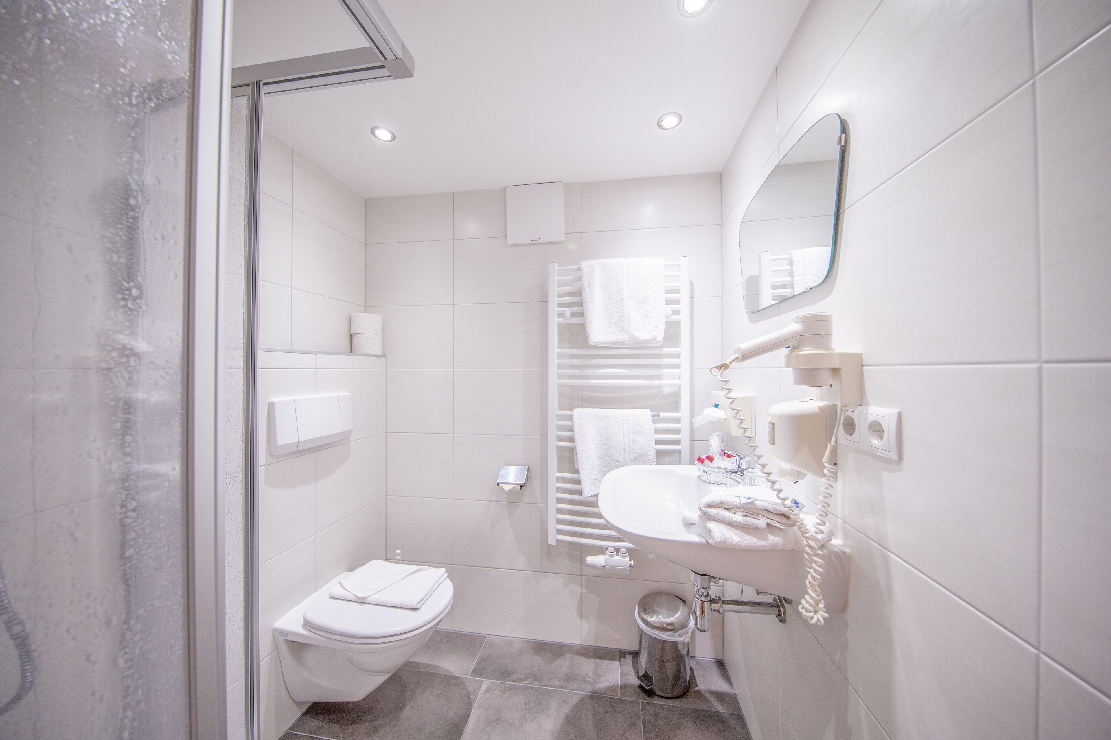 apartment typ 4 (plus 50 eur cleaning fee) | bathroom shower