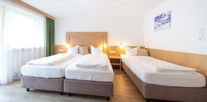 Apartment Typ 4 (plus 50 EUR cleaning fee) | In-room safe, free WiFi, bed sheets