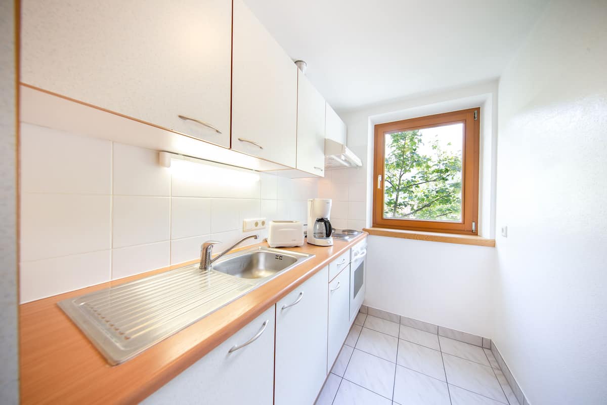 apartment typ 5 (plus  50 eur cleaning fee) | private kitchen | fridge, microwave, stovetop, coffee/tea maker