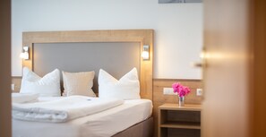 Apartment Typ 5 (plus  50 EUR cleaning fee) | In-room safe, free WiFi, bed sheets - Gästehaus Waldesrand (Soelden)