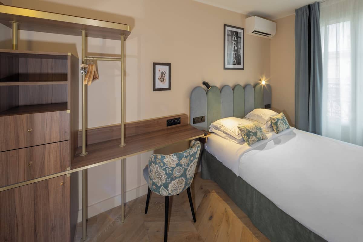 Superior Double Room, Balcony | Premium bedding, in-room safe, desk, blackout curtains