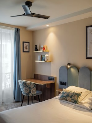 Classic Double Room | Premium bedding, in-room safe, desk, blackout drapes - Hotel Boronali Montmartre (Paris)