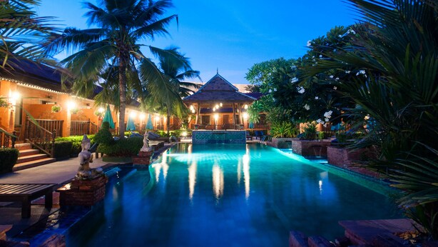 Outdoor pool, pool umbrellas, sun loungers