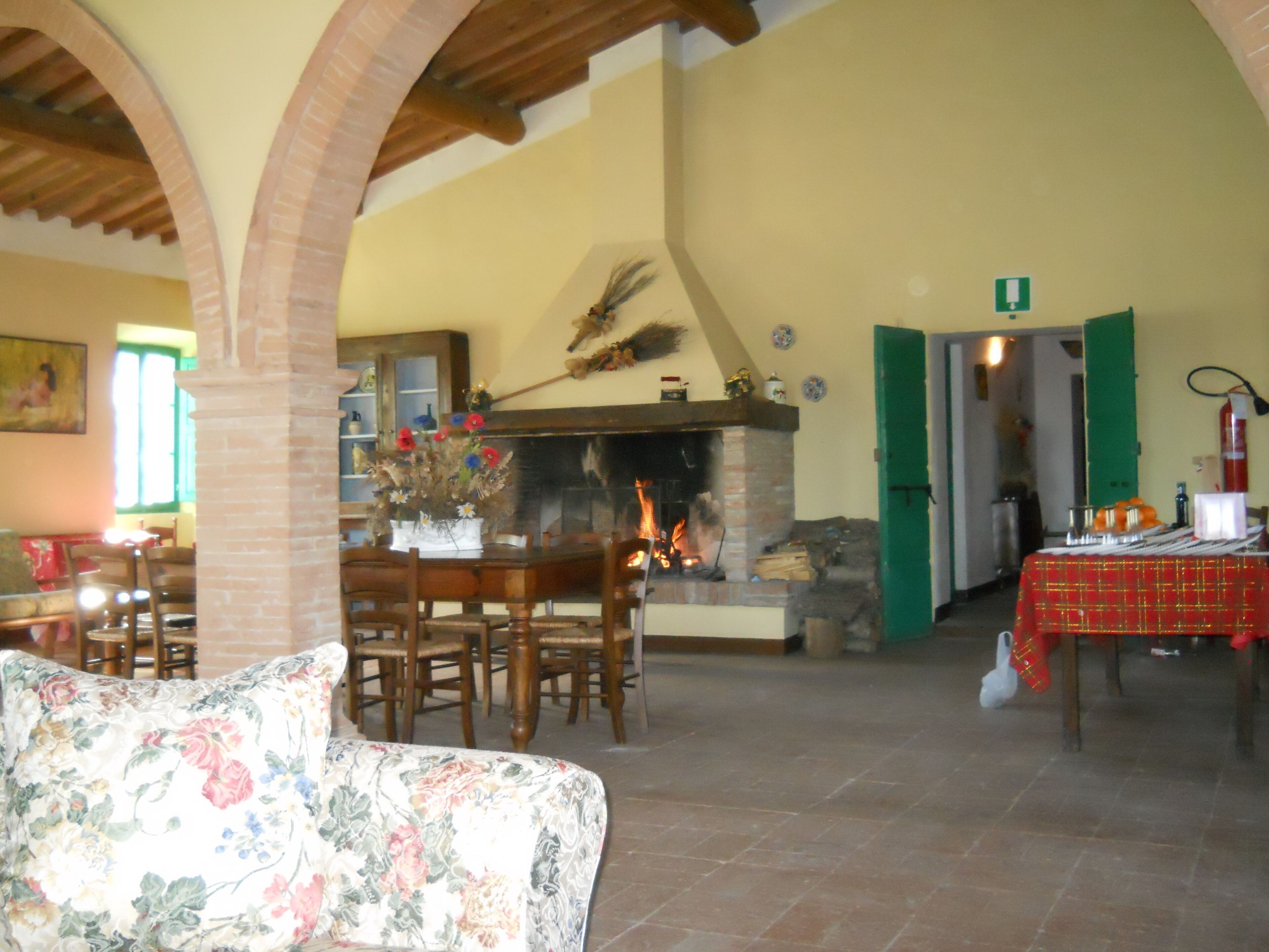 Villa, 5 habitaciones | Área de sala de estar | Televisión 