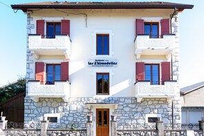 Front of property - Les Z'hirondelles (Annecy)