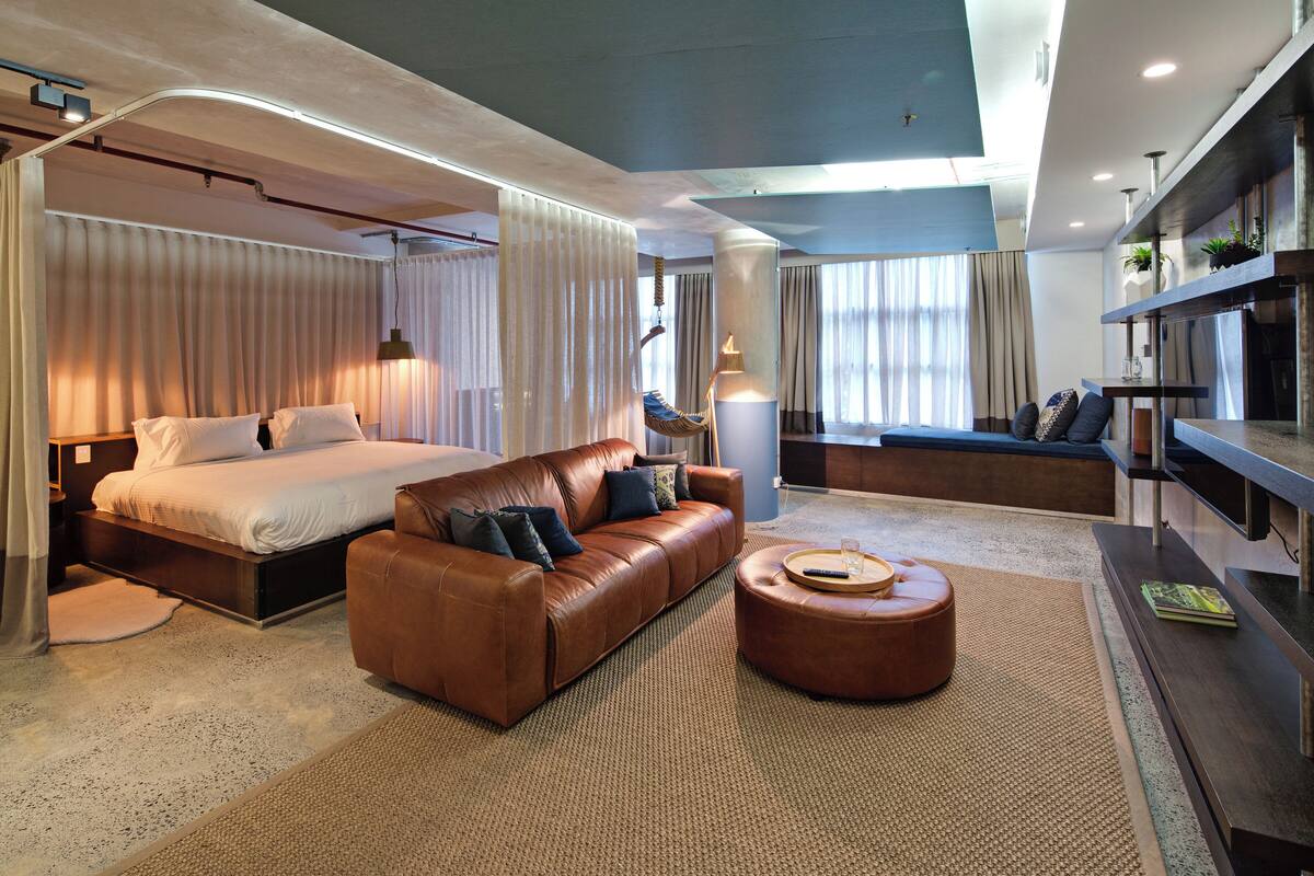 Luxury Soho Suite | Premium bedding, pillowtop beds, minibar, in-room safe
