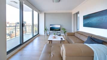 ์ผ์ด๋ธ ์ฑ๋ ์์ฒญ์ด ๊ฐ๋ฅํ 50์ธ์น ์ค๋งํธ TV, TV