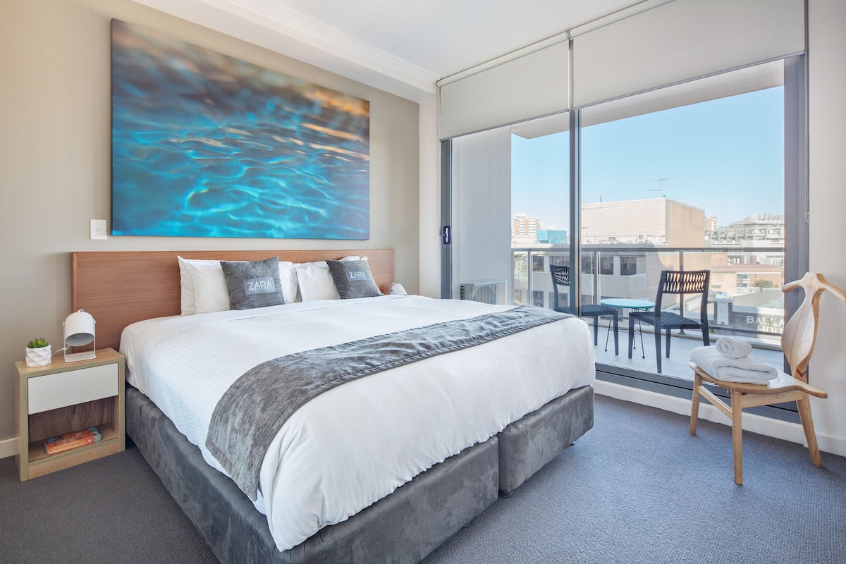 Premium bedding, pillow-top beds, minibar, in-room safe