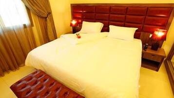 Minibar, wifi gratis y ropa de cama