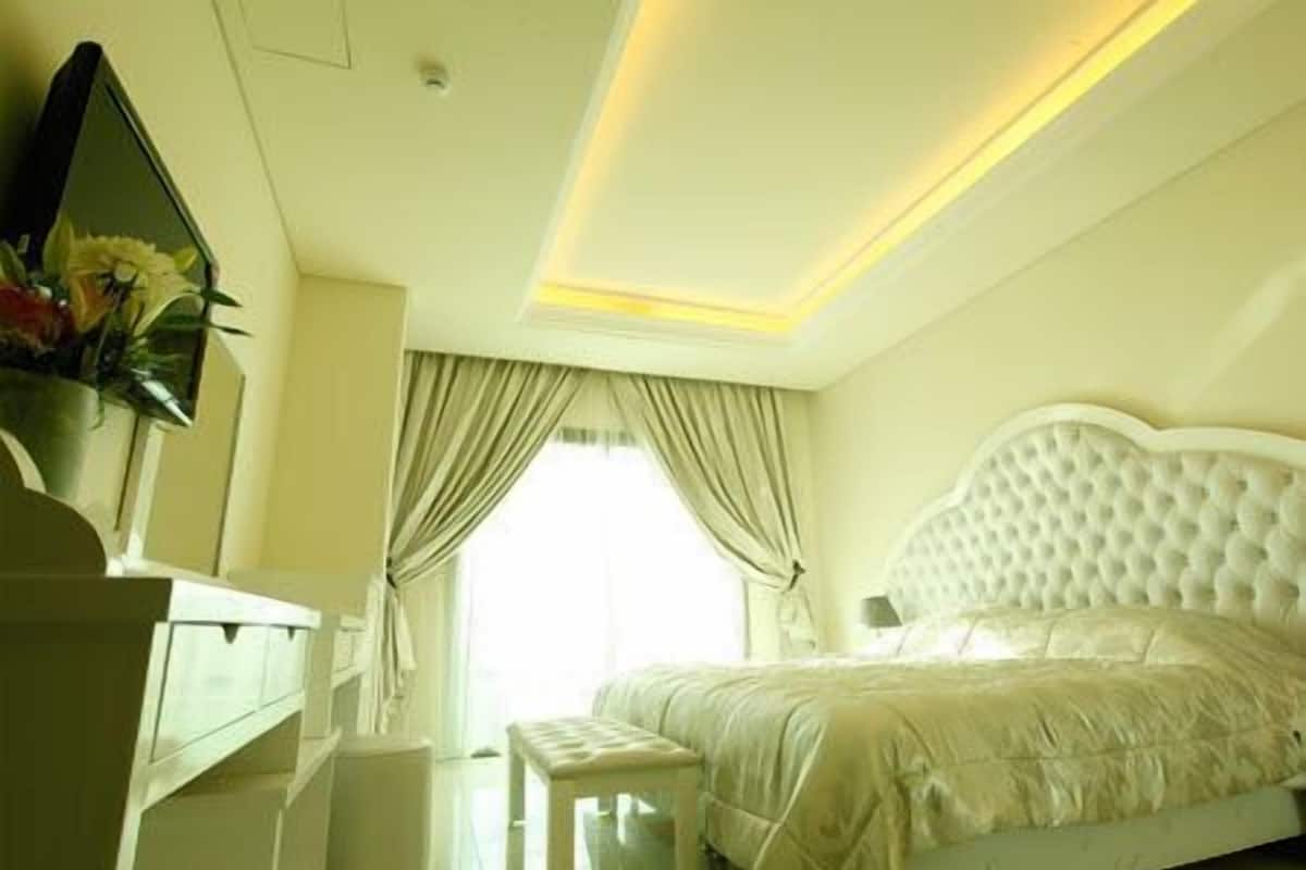 Minibar, truy cập Internet không dây miễn phí, bộ trải giường
