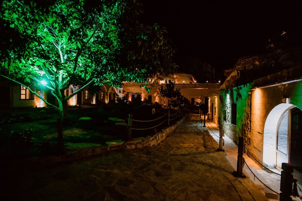 Façade de lâhĂ©bergement - soirĂ©e/nuit