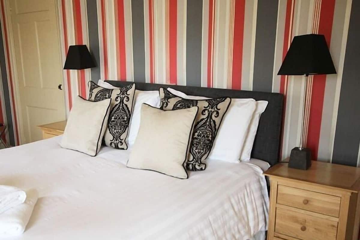 Superior Double Room, Ensuite ((shower))