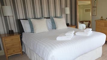Superior Double Room, Ensuite ((shower)) | 1 bedroom