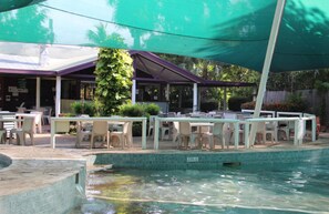 Outdoor dining - Aurora Kakadu Lodge (Jabiru)