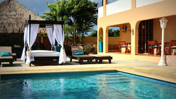 Standard Room, 1 Queen Bed | Terrace/patio