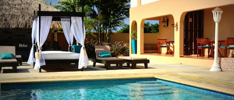 Standard Room, 1 Queen Bed | Terrace/patio