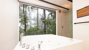 Bungalow Supérieur | Baignoire à jets