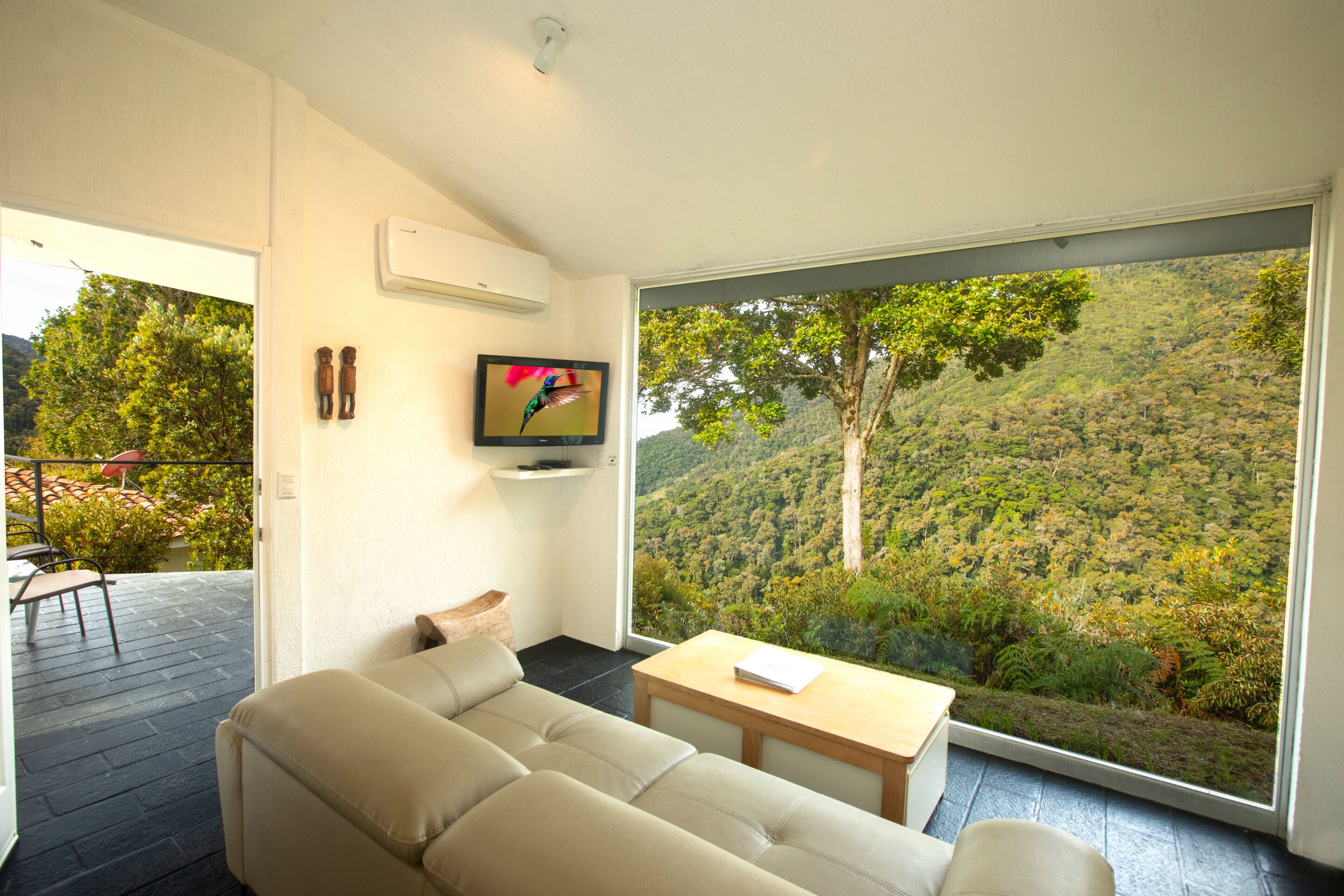 4-Person Superior Bungalow  | 山景