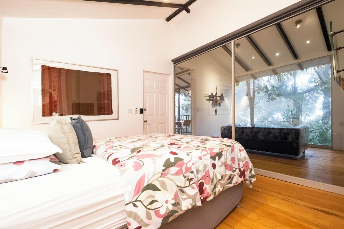 Dobbeltrom for 1 person | Sengetøy av topp kvalitet, dundyner, minibar og safe på rommet