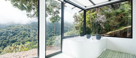 2-person Superior Bungalow Valley | Bathroom | Eco-friendly toiletries, hair dryer, towels, soap