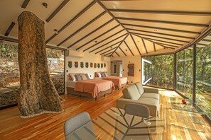 The Terraces | 高級寢具、羽絨被��、迷你吧、客房內保險箱