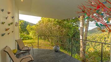 4-Person Superior Bungalow | Terraza o patio