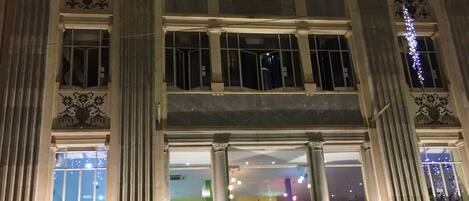 Façade de lâhĂ©bergement - soirĂ©e/nuit