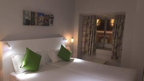 20 habitaciones, cubrecamas y colchones con pillow-top 