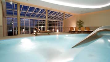 Indoor pool, pool loungers