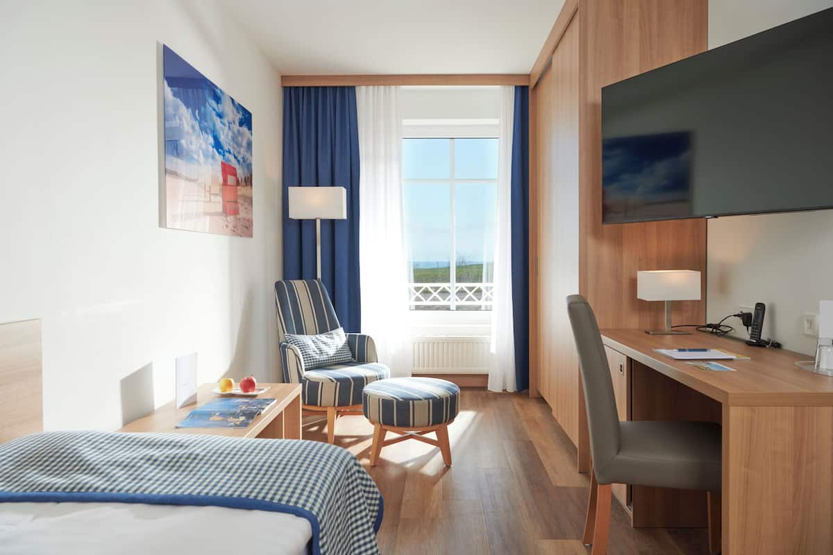 Chambre simple, vue sur la mer, rez-de-chaussée | 1 chambre, minibar, coffre-fort, décor unique