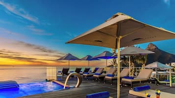 Suite 7, The Royal Suite, 1 King Bed Panoramic Ocean View | Utsikt från rummet