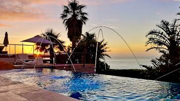 2 outdoor pools, sun loungers