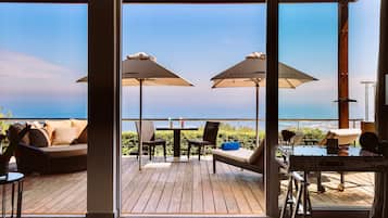 Suite 7, The Royal Suite, 1 King Bed Panoramic Ocean View | View from room